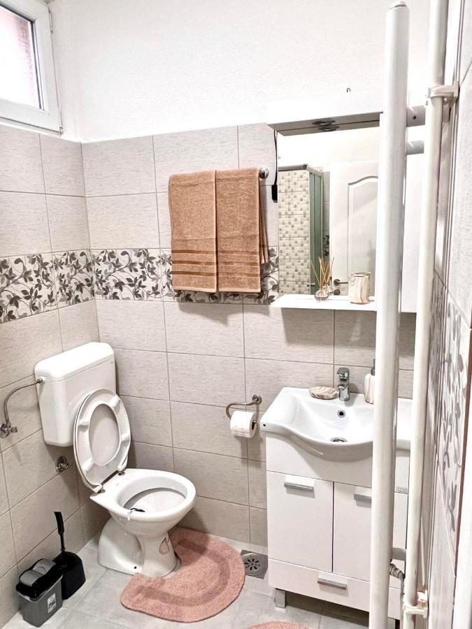 M Apartman Foca Buitenkant foto