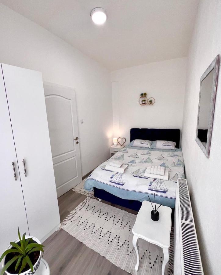M Apartman Foca Buitenkant foto